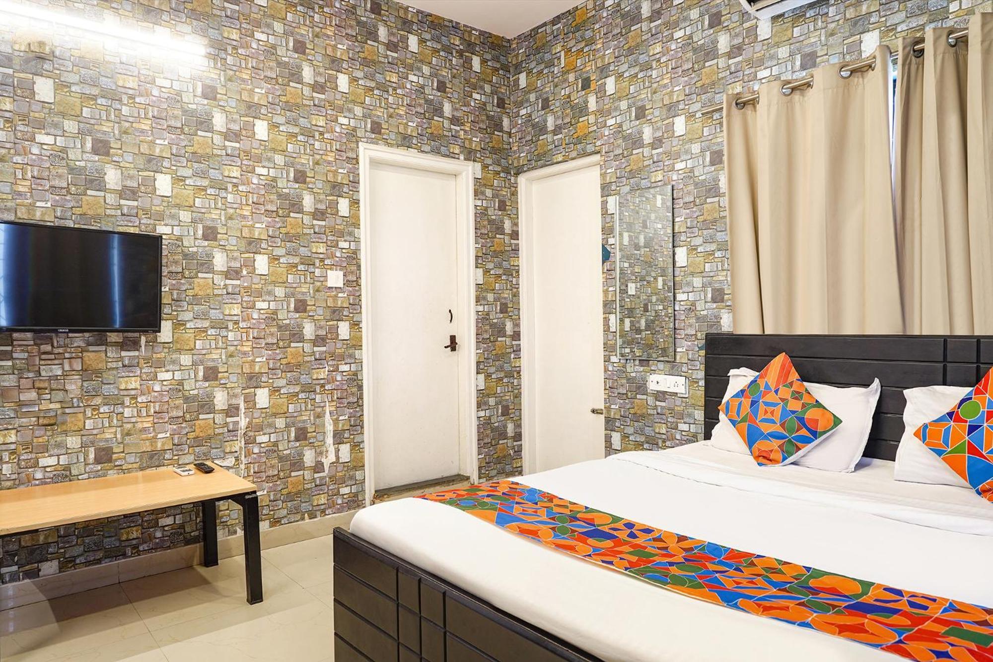 Fabexpress Kings Suites I Bangalore Exterior photo